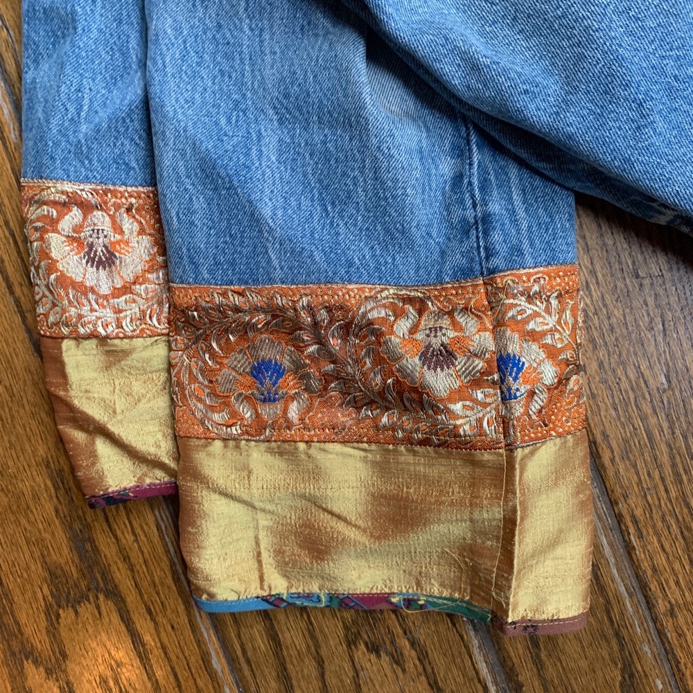 ONE-OF-A-KIND Unique Levi's Jeans w Silk Detailing - Picture 5 of 8